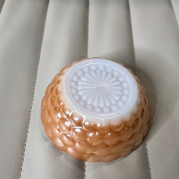 Vintage Peach Decorative Bowl Iridescent Glaze 4.5" x 4.5" x 2"  EUC - Picture 4 of 6